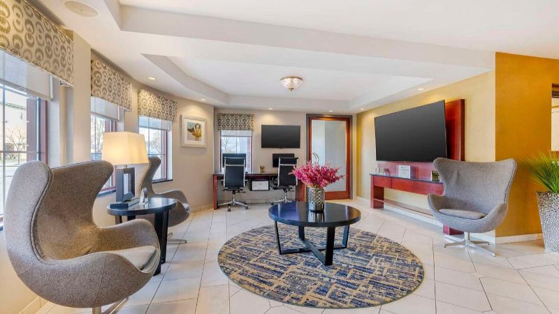 Best Western On The Avenue, room with private jacuzzi, photo 6