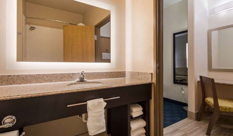 Best Western PLUS Tulsa Inn & Suites