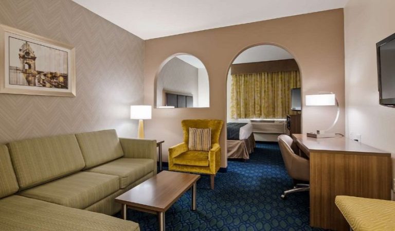 Best Western PLUS Tulsa Inn & Suites