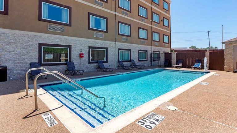Best Western Plus Arlington North Hotel & Suites