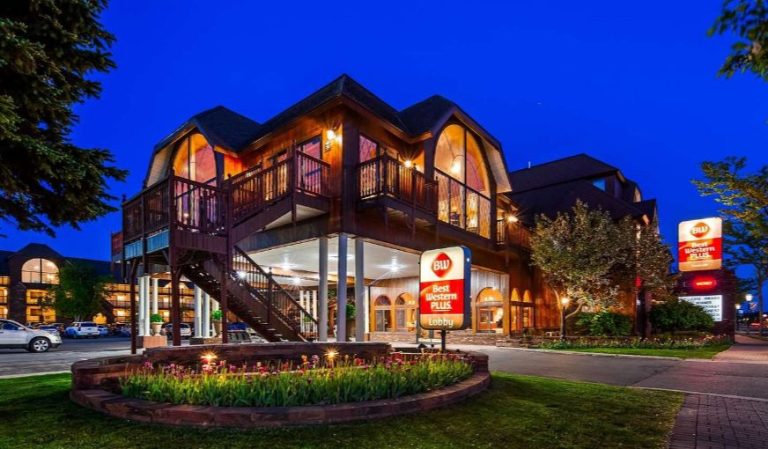 Best Western Plus Dockside Waterfront Inn