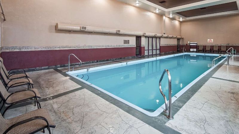 Best Western Plus Flathead Lake Inn And Suites, room with private jacuzzi, photo 5