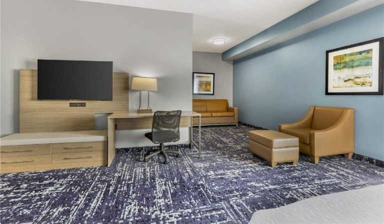 Best Western Plus Fort Worth Forest Hill Inn & Suites