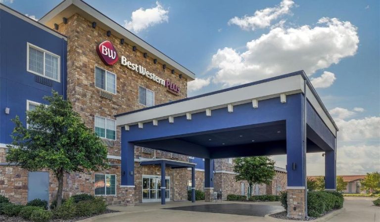 Best Western Plus Fort Worth Forest Hill Inn & Suites