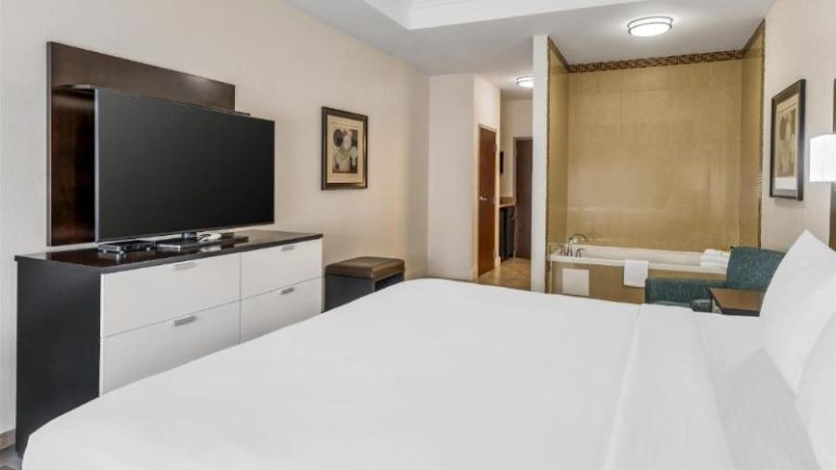 Best Western Plus JFK Inn & Suites