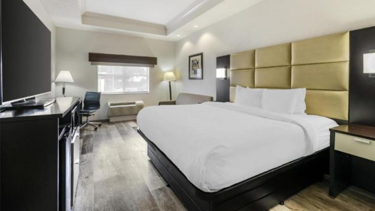 Best Western Plus JFK Inn & Suites