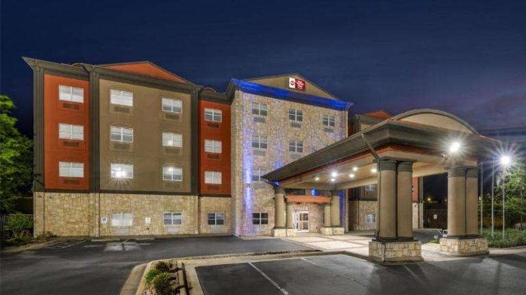 Best Western Plus JFK Inn & Suites