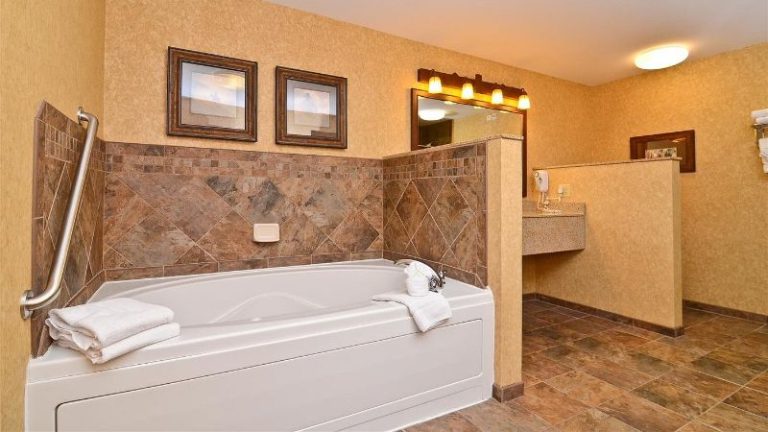 Best Western Plus Kelly Inn & Suites