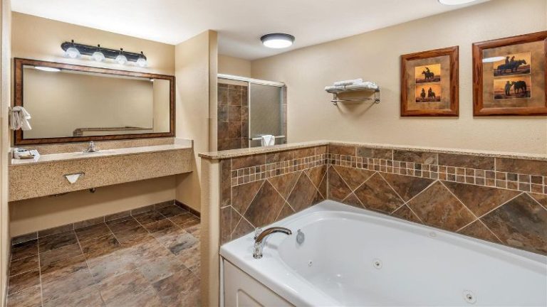 Best Western Plus Kelly Inn & Suites