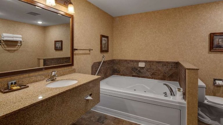 Best Western Plus Kelly Inn & Suites