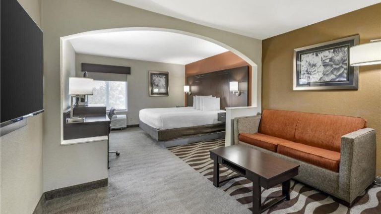 Best Western Plus Lee’s Summit Hotel & Suites