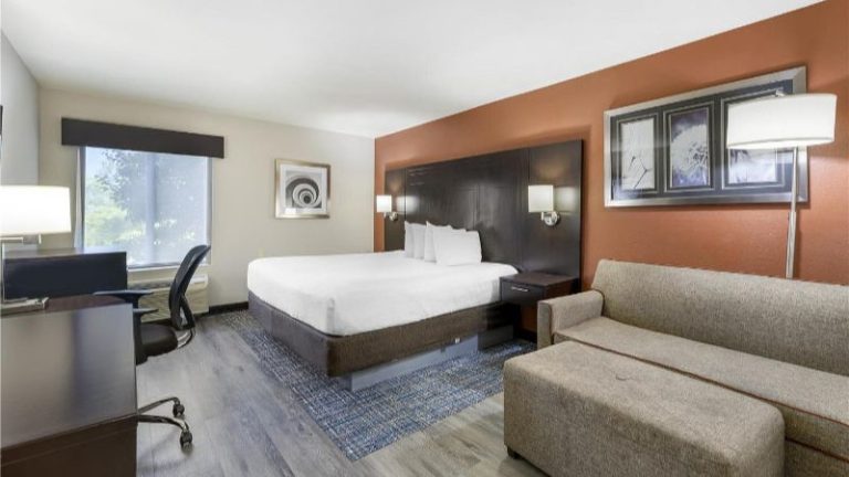Best Western Plus Lee’s Summit Hotel & Suites