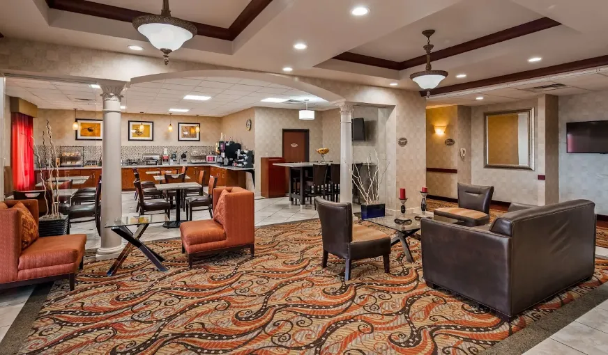 Best Western PLUS Memorial Inn, room with private jacuzzi, photo 8