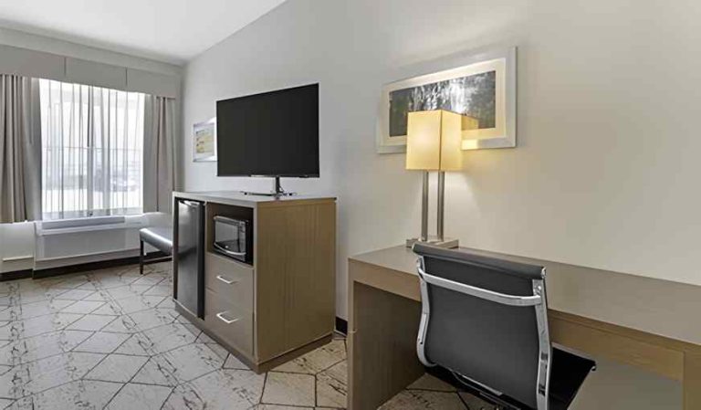 Best Western Plus North Houston Inn & Suites