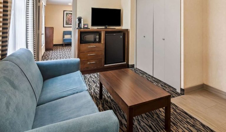 Best Western Plus Pitt Meadows Inn & Suites
