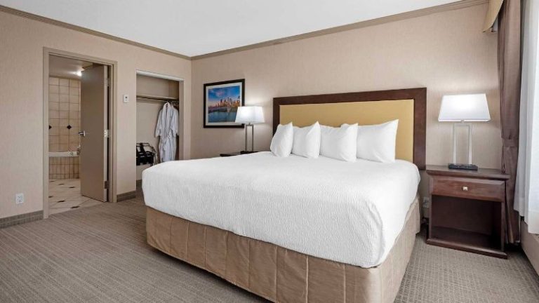 Best Western PLUS Port O’Call Hotel