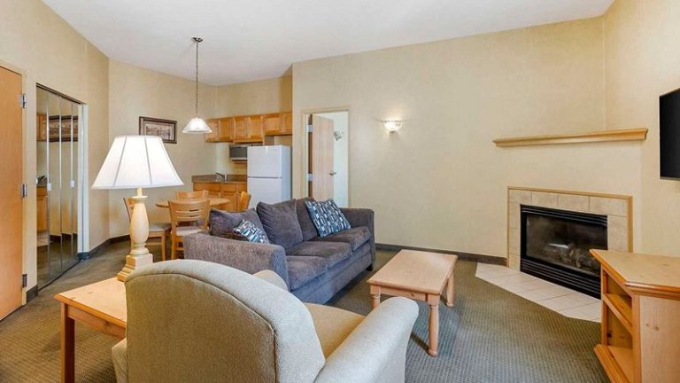 Best Western Plus Revere Inn & Suites, Paradise