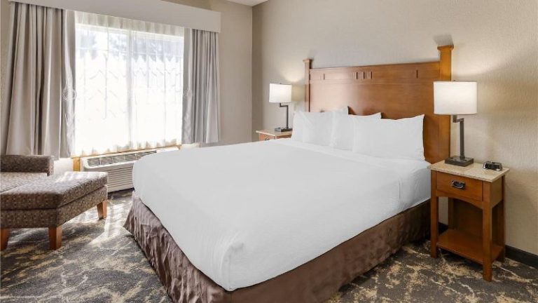 Best Western Plus Riverfront Hotel And Suites
