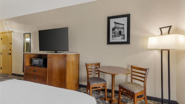 Best Western Plus Riverfront Hotel And Suites