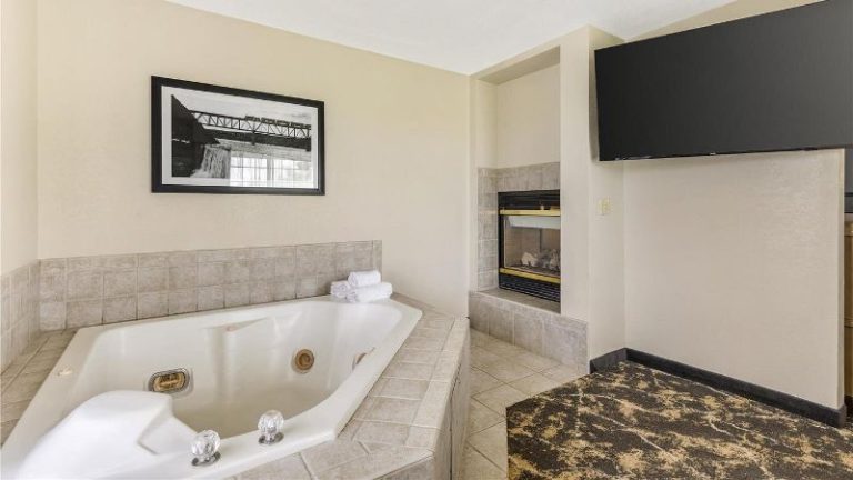 Best Western Plus Riverfront Hotel And Suites