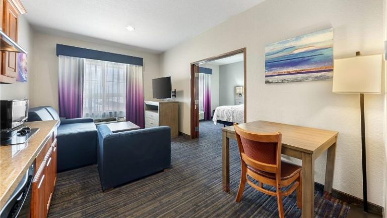 Best Western Plus San Antonio East Inn & Suites
