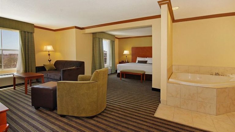 Best Western Plus Seawall Inn & Suites By The Beach