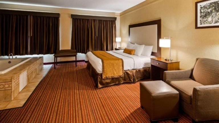 Best Western Plus Strawberry Inn & Suites