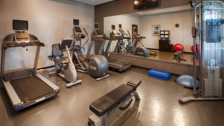 Best Western Plus Winnipeg Airport Hotel