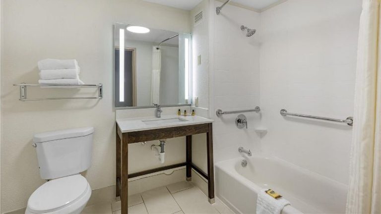 Best Western Plus York Hotel & Conference Center