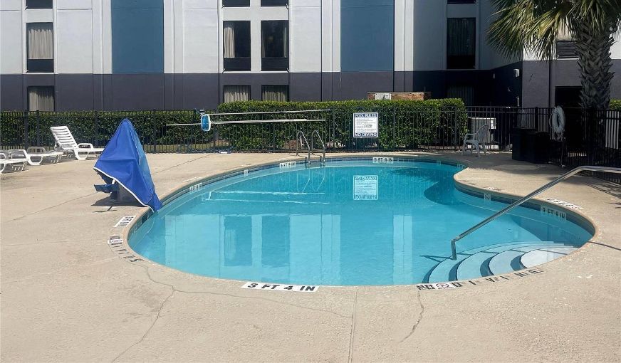 Quality Inn Jacksonville – Orange Park near Naval Air Station, room with private jacuzzi, photo 6