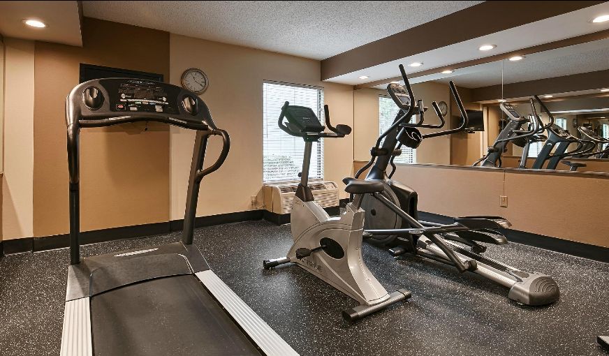 Quality Inn Jacksonville – Orange Park near Naval Air Station, room with private jacuzzi, photo 7