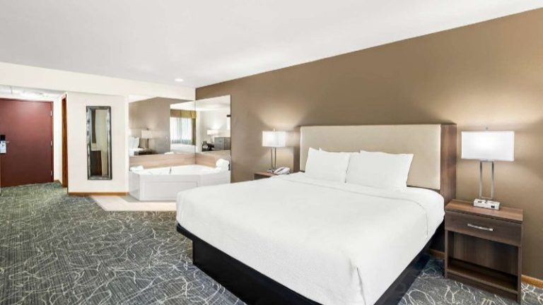 Best Western West Towne Suites