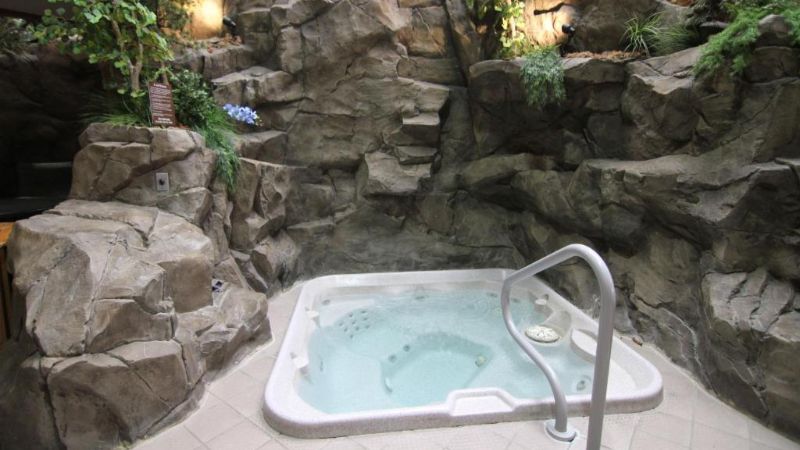 Billings C’mon Inn Hotel, room with private jacuzzi, photo 7