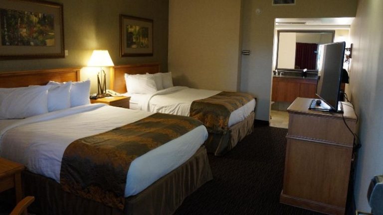 Biltmore Hotel & Suites