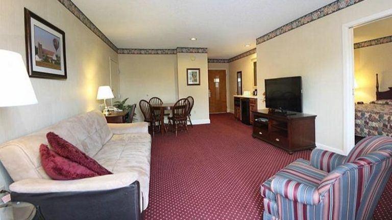 Bird-In-Hand Family Inn
