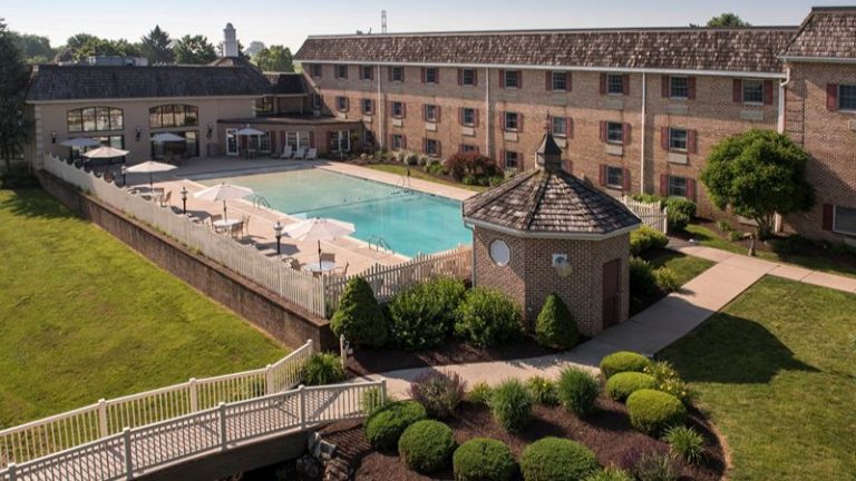Bird-In-Hand Family Inn