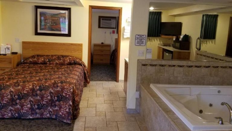 Black Hawk Motel & Suites