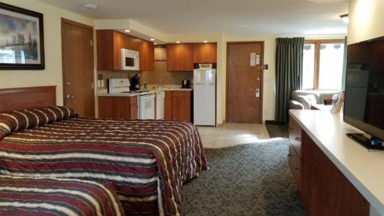 Black Hawk Motel & Suites