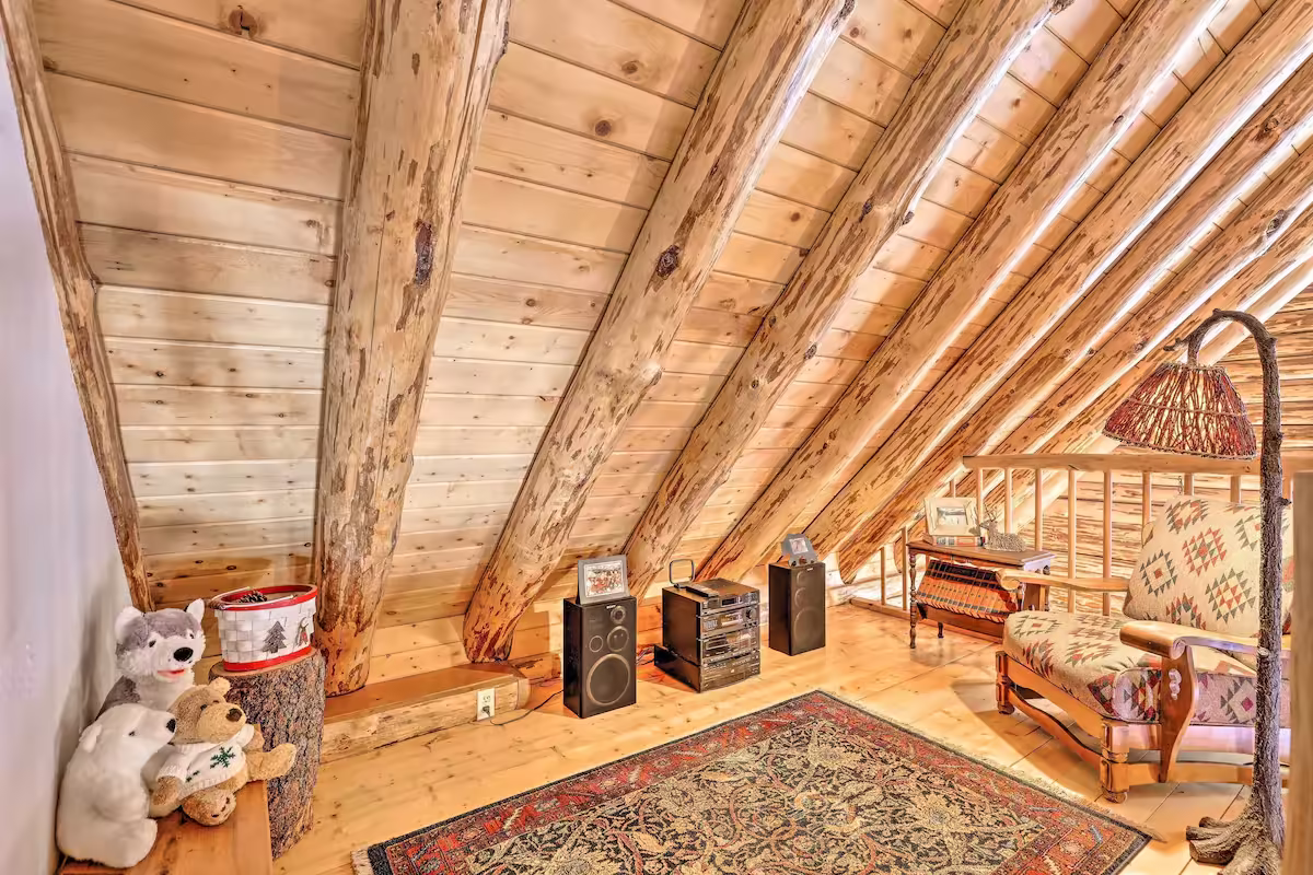 Breckenridge Cabin, cabin with a private hot tub, photo 7