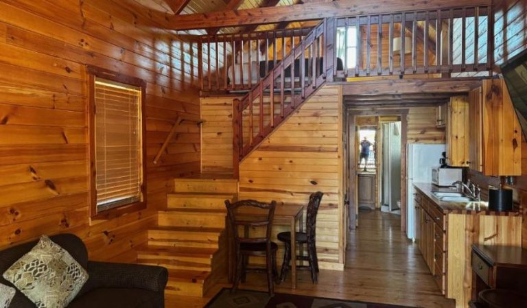 Cabins of Mackinaw
