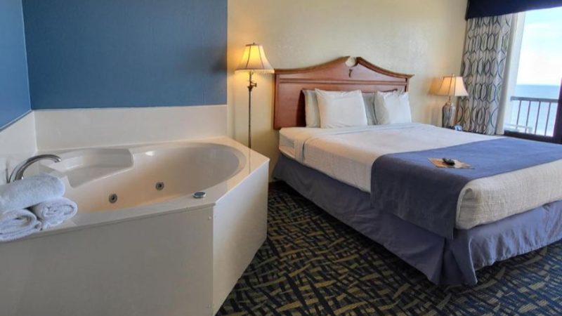 Capes Hotel 1 - jacuzzi hotel room