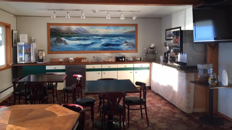 Captain’s Choice Motel, room with private jacuzzi, photo 5