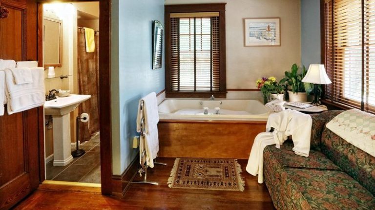 Cardinal’s Roost Bed and Breakfast
