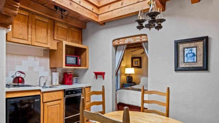 Casas de Suenos Old Town Historic Inn