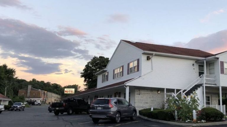 Chisholm’s Motor Inn