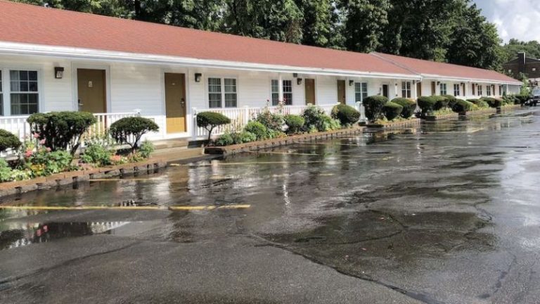 Chisholm’s Motor Inn