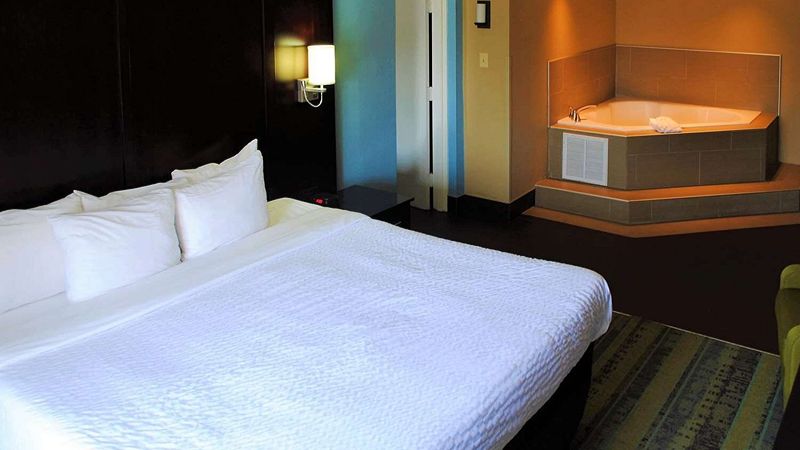 Clarion Hotel Conference Center – North