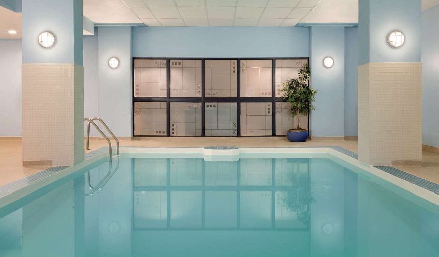 Coast Edmonton Plaza Hotel by APA, room with private jacuzzi, photo 7