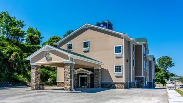 Cobblestone Hotel & Suites – Erie