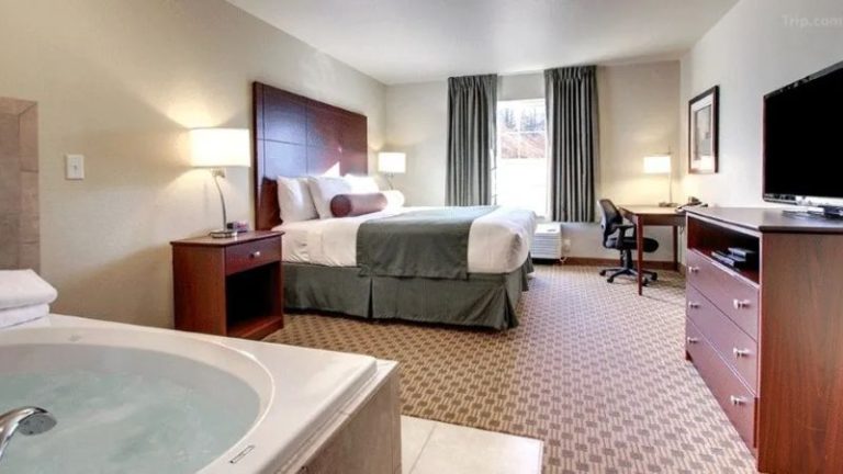 Cobblestone Hotel & Suites – Harborcreek